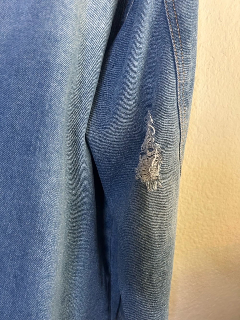 CI Song Light Wash Distressed Denim Shirt Jacket XL Button Front Festival Concer - Picture 5 of 7